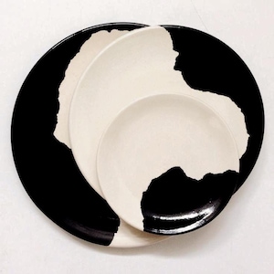 Handmade Ceramic Black & White Plate Set – Minimalist Modern Dinnerware (Set of 3)