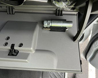 Lug Keyper- Magnetic lug nut socket holder
