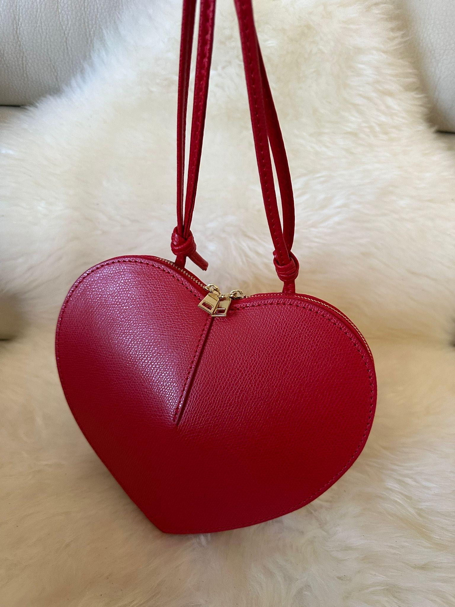 treatürself original leather heart bag