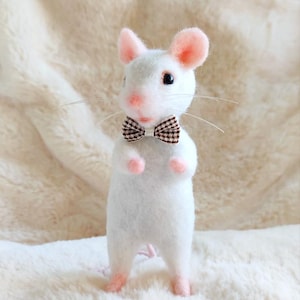 Gefilzte Maus aus Wolle – Handgemachte Miniatur Figur – Einzigartiges Geschenk für Tierliebhaber