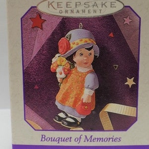 Hallmark Bouquet of Memories Spring Ornament 1998 NOS
