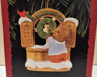 Hallmark Welcome Sign Christmas Ornament 1996 NOS NRFB Tender Touches Red Bird Teddy Bear Wreath