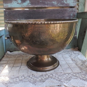 Vintage Solid Brass Large Pedestal Fruit Bowl Table Decoration Etched Bird and Floral Design
