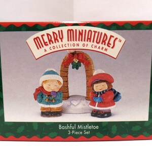 Vintage Hallmark Bashful Mistletoe Merry Miniatures 3 Piece Set 1996 NOS Boy Girl Mistletoe