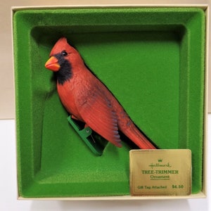 The Cardinal - Pink Surprise Vintage Card Holder/Wallet/Keychain – Beauty  Bird Vintage