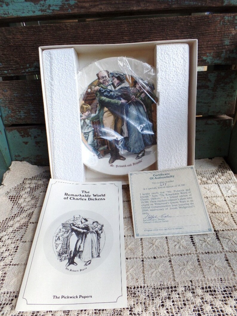 Vintage The Remarkable World of Charles Dickens Collector Plate Mr Pickwick and Friends Wedgwood