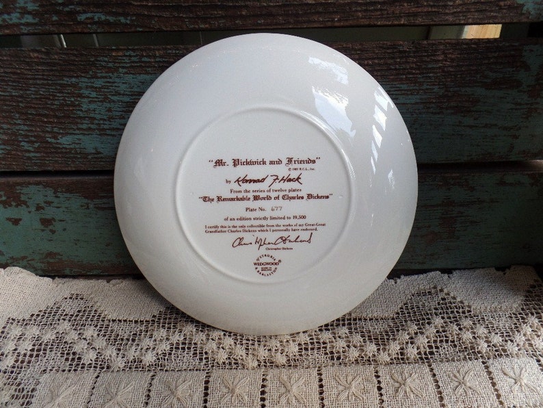 Vintage The Remarkable World of Charles Dickens Collector Plate Mr Pickwick and Friends Wedgwood