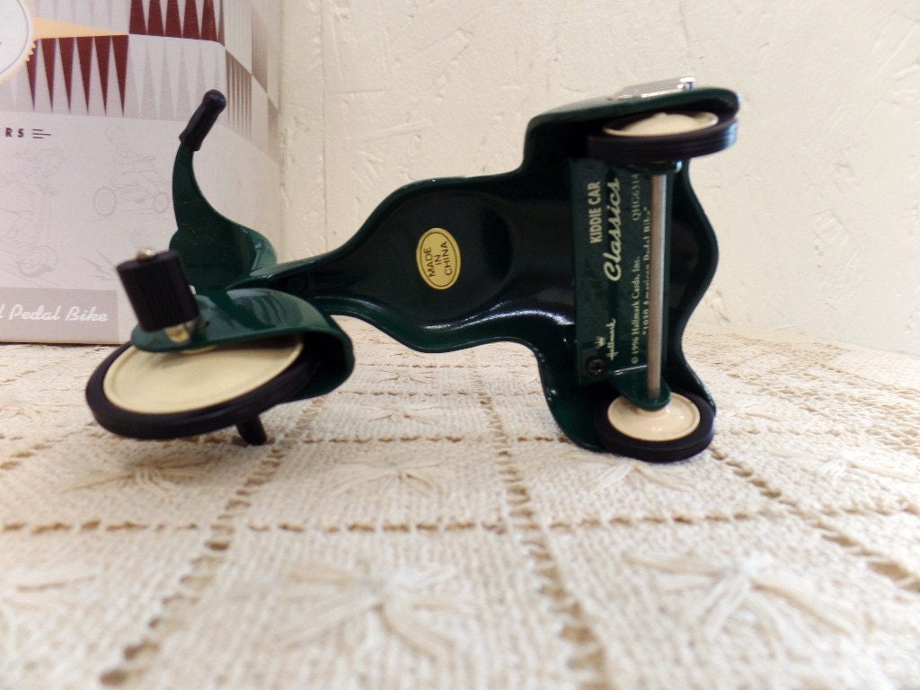 Hallmark 1996 Kiddie Car Classics Sidewalk Cruisers