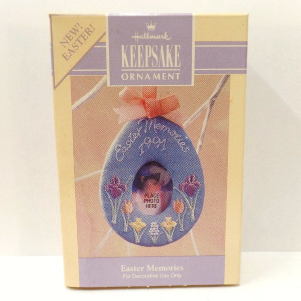 Hallmark Easter Memories Easter Ornament 1991 NOS Embroidered Fabric Photo Holder