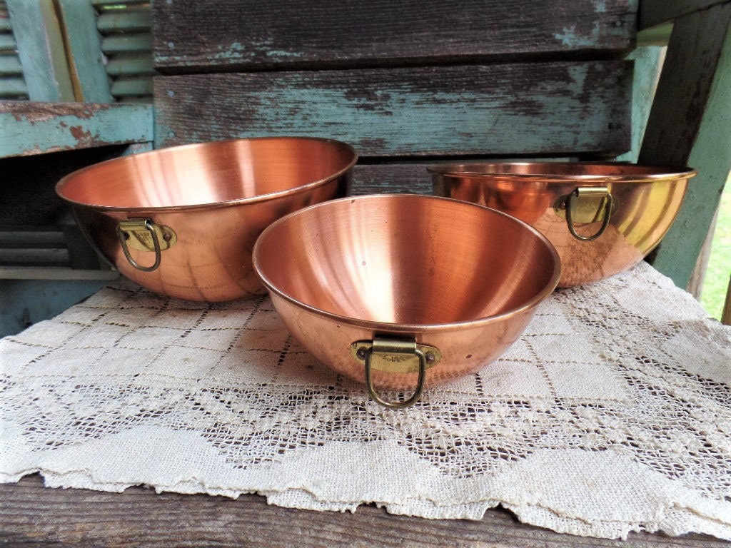 Vintage Set of Three Copper Mixing Bowls With Brass Loop 