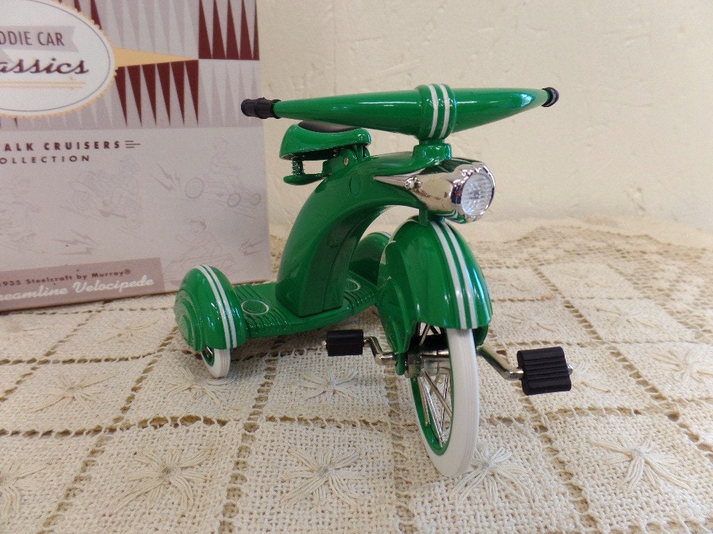Miniature Trottinette Streamline Scooter 1937 Kiddie Car Classics Hallmark
