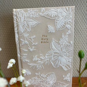 NLT Compact Bible Casablanca