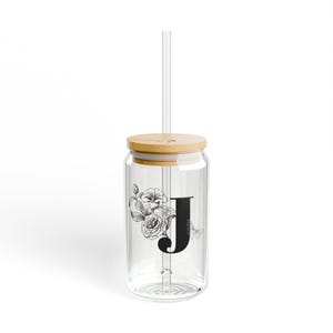 Copo de vidro floral com monograma (qualquer letra) com tampa e canudo (16oz) Presente personalizado para mãe, amiga, aniversário, Natal, Dia das Mães