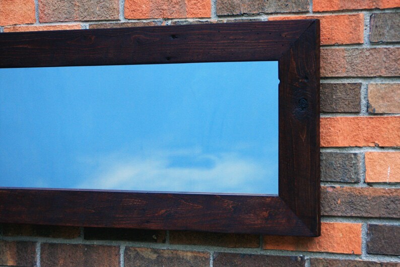 Narrow Width Framed Mirror. Horizontal Wall Mirror. Reclaimed Wood Framed Mirror. Barnwood Mirror. 16 x 65. Dark Chocolate Brown Finish. Bild 4