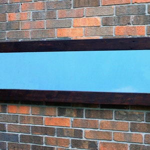 Narrow Width Framed Mirror. Horizontal Wall Mirror. Reclaimed Wood Framed Mirror. Barnwood Mirror. 16 x 65. Dark Chocolate Brown Finish. Bild 2