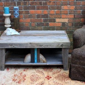 Rustic Coffee Table w/ Shelf. Grey Wood Coffee Table w/ Shelf, Reclaimed Wood Coffee Table. 39"l x 22"w x 17"t. Natural Finish afbeelding 1