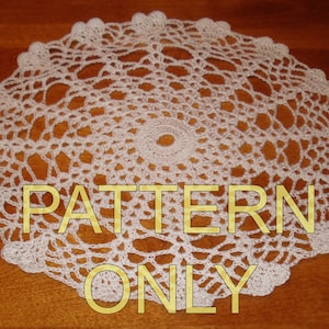 PATTERN for crochet Heart Edged Doily 10 inches diameter in White for Valentine&#39;s Day