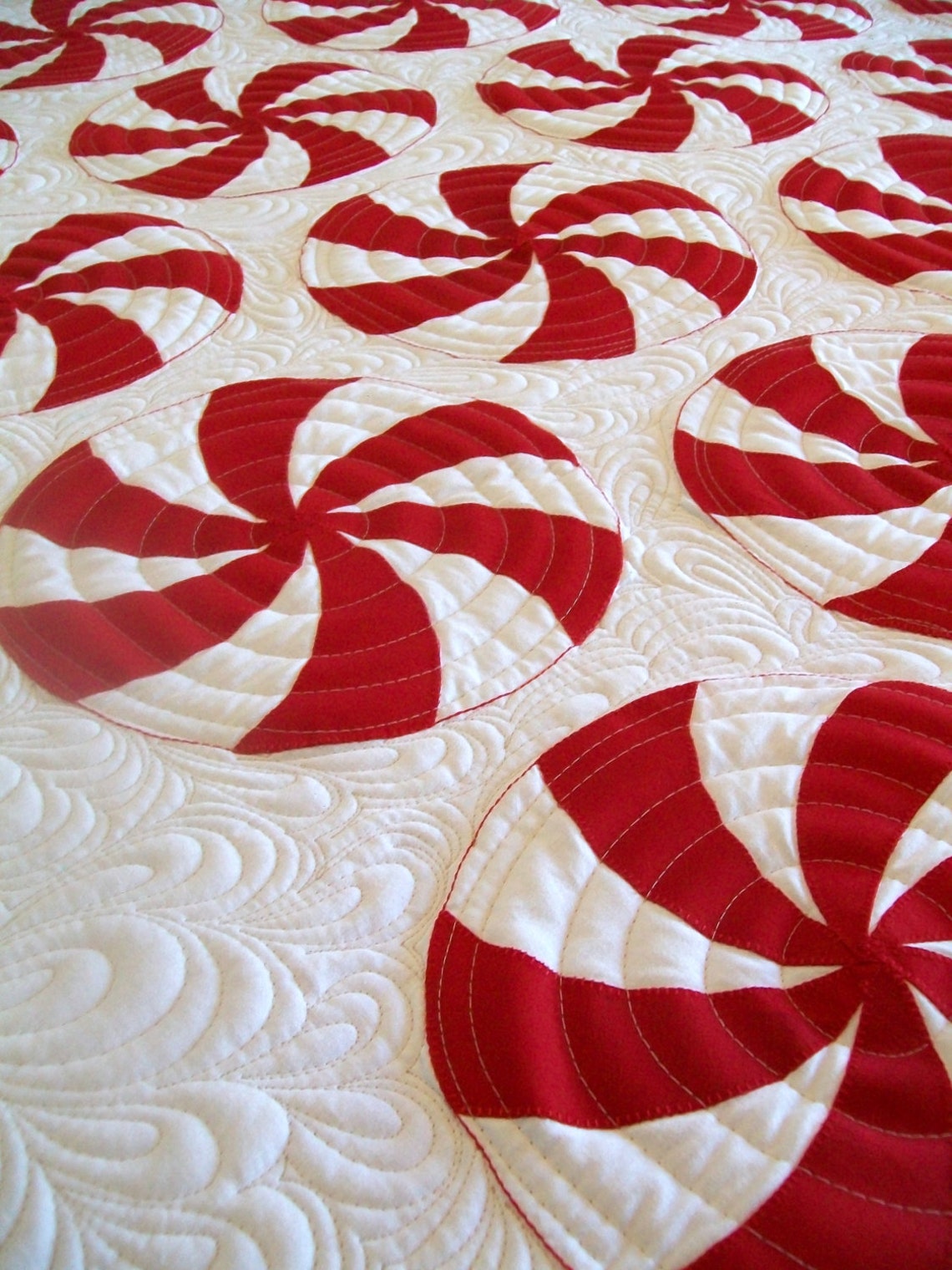Peppermint Swirl Quilt Queen Size 86 X 92 Free Shipping - Etsy