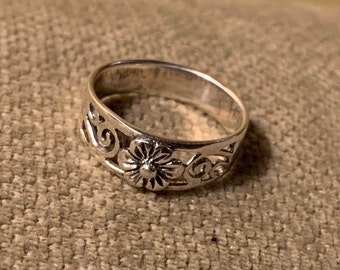Floral ring, 925, sterling silver, filagree, vintage, size 8, band
