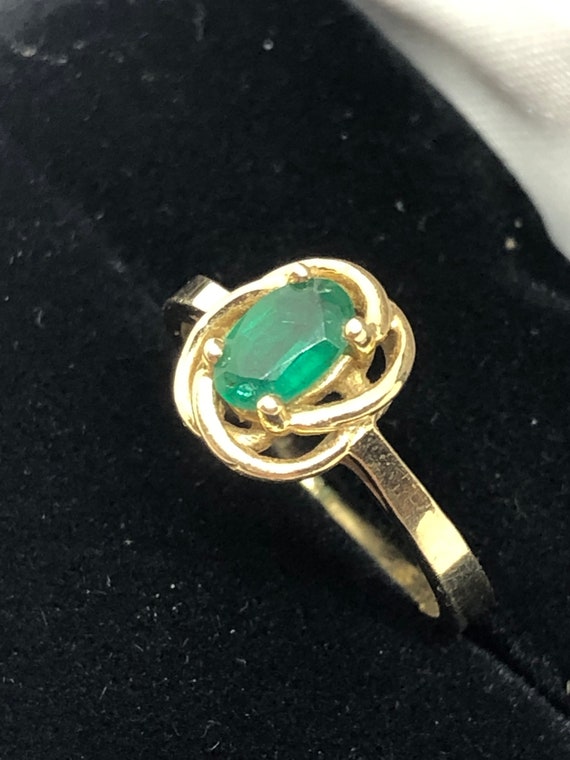 Emerald brand new vintage 14kt yellow gold ring
