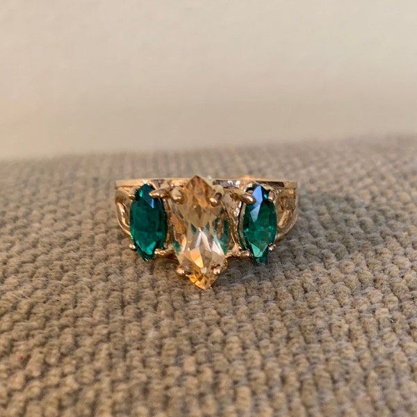 Citrine and emerald yellow gold ring, imitation stones, , November and May burthstone, vintage,NOS, AZ, size 6, 1.5gms.