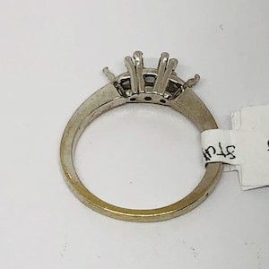 Setting, remount, empty,  14kt white,  stamped 14k, S,  3 round stones, size 6,  3 gms, stuller