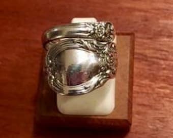 Lunt silversmith Vintage, preloved sterling silver spoon ring.