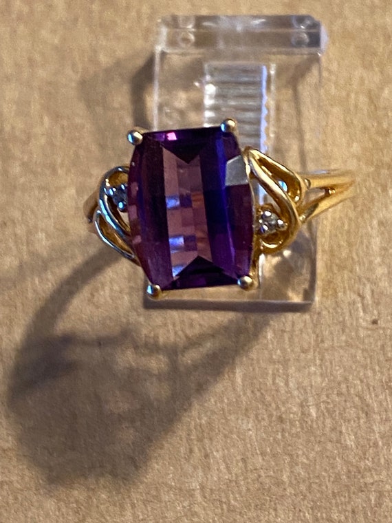 Amethyst genuine stone ring with two side diamonds