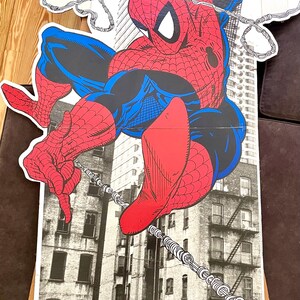 Spider-man Todd McFarlane theater standee cardboard poster,rare late 1980’s, great condition from comic book store, bright & clean.Spiderman afbeelding 3