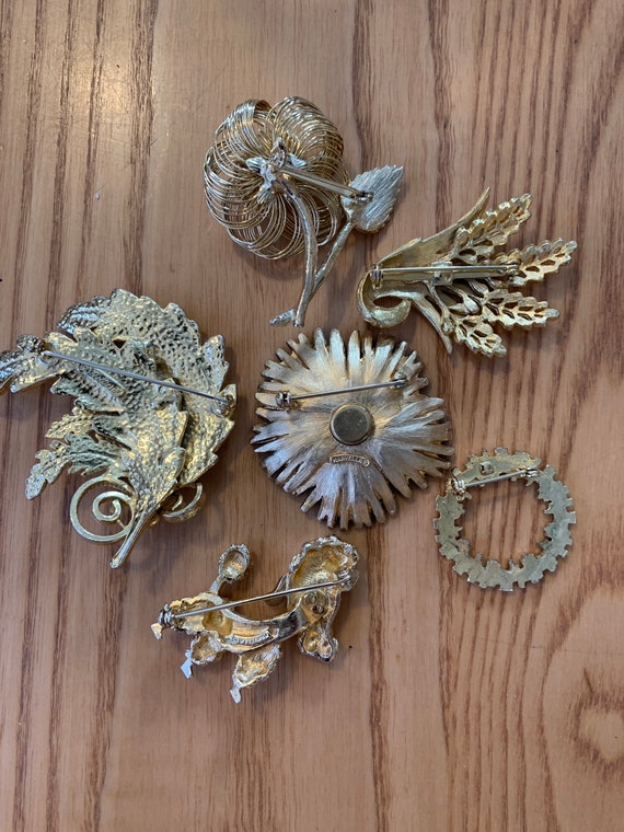 Costume pins, Six vintage pins/brooches, Marvella… - image 3