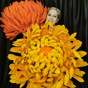 Large Foam Flower On Stem. Giant Bright Flower. Luxury Decor. Large Aster. Shop Window Display. Wedding Floral Arrangement. Huge Faux Flower