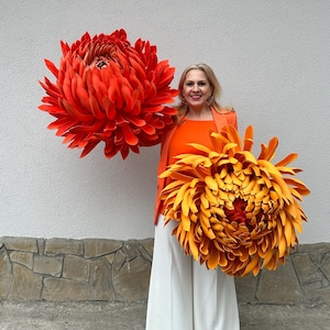 Oversized Flower. Extra Large Chrysanthemums. Luxury Wedding Floral Decor. Photoshoot İdea. Storefront Flowers Decor. Big Bright Foam Flower