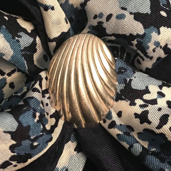 Vintage Silver Tone Scarf Ring - Small Size Shell Shape with Ribbed Texture - Scarf Clip/Costume Jewelry - Natural/Organic Shape