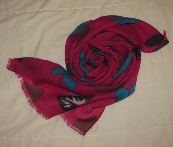 Vintage Echo Wool Scarf/Shawl - Rectangular Pink … - image 8