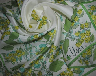 Vintage vierkante bloemen Vera Neumann Lucky Lieveheersbeestje sjaal - witte achtergrond, groene en gele bloemen, lente-look
