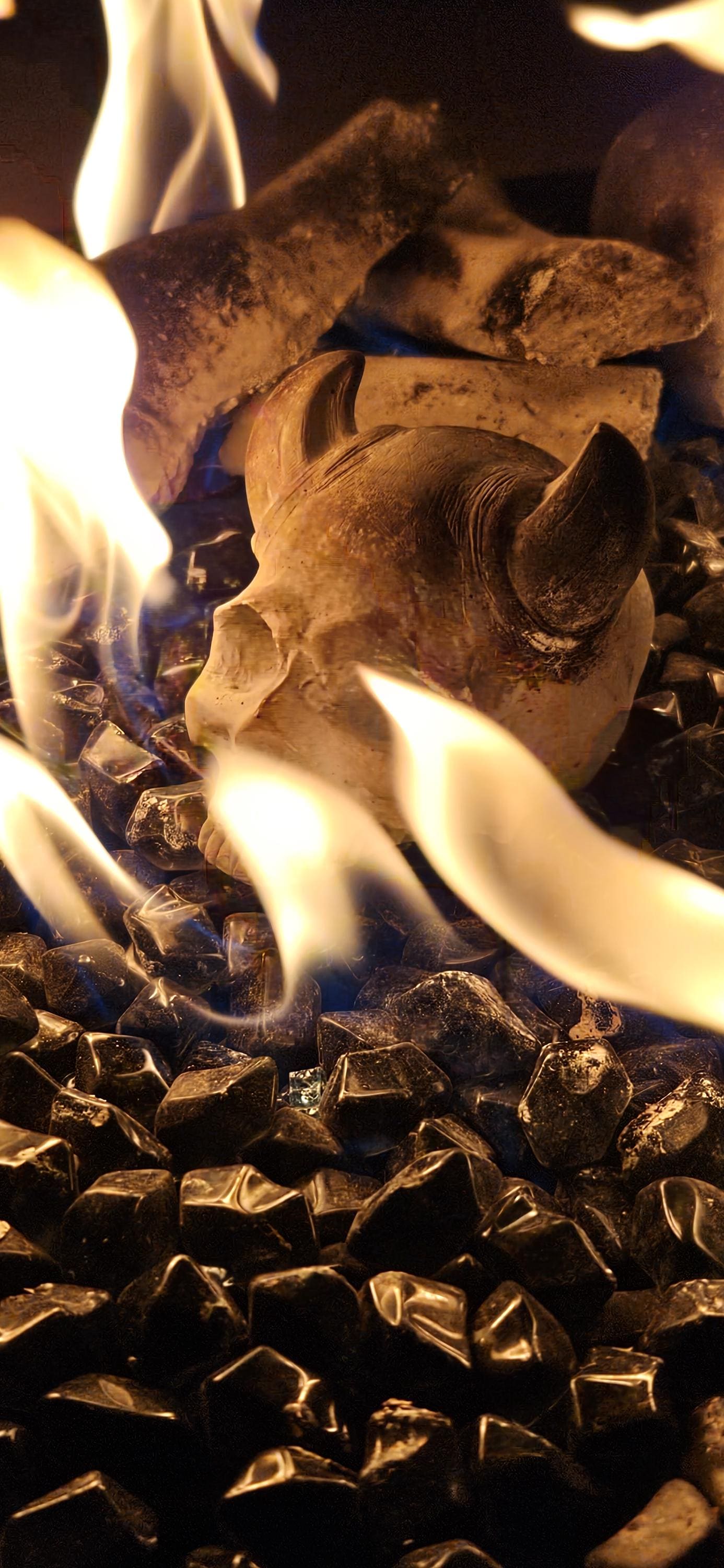 Hand poured refractory cement Fire Pit Pointed Horn Demon Skull