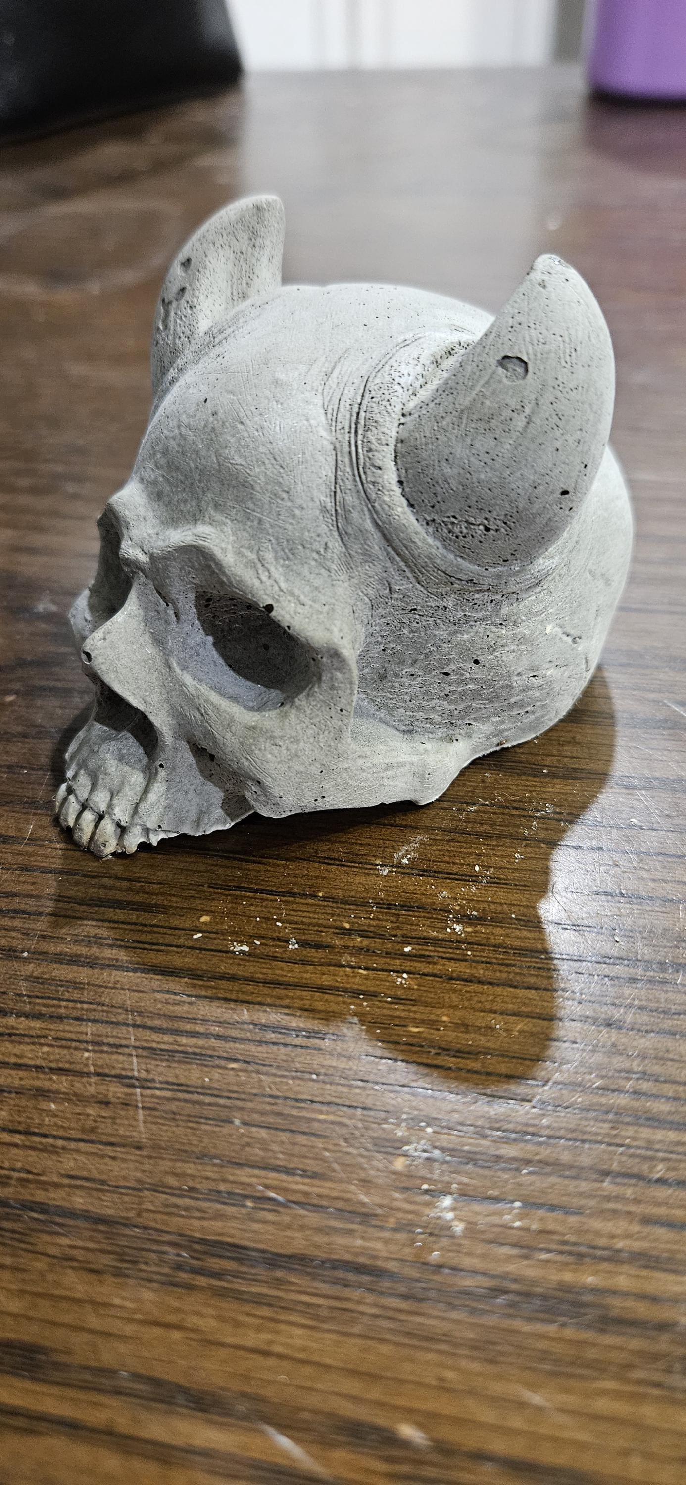 Hand poured refractory cement Fire Pit Pointed Horn Demon Skull