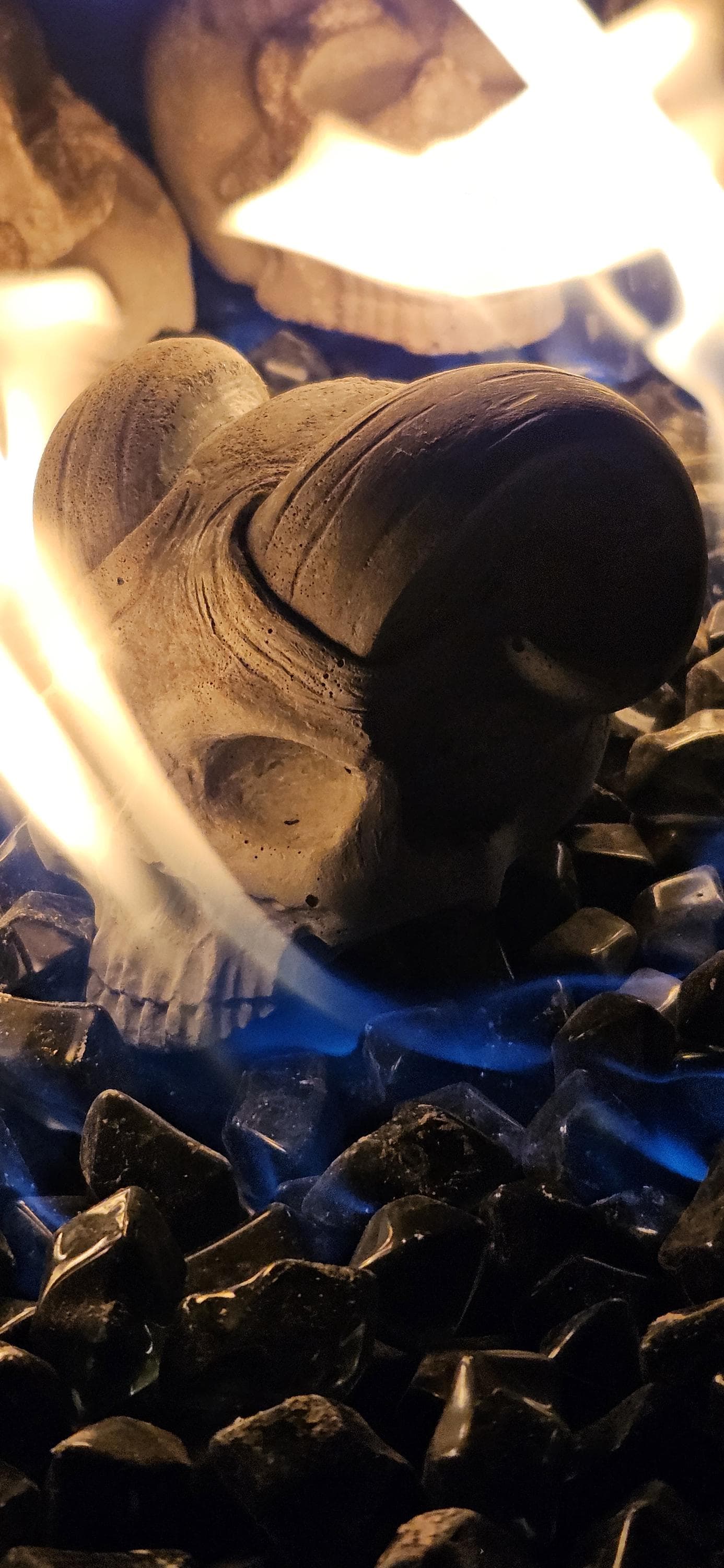 Hand poured refractory cement Fire Pit Curved Horn Demon Skull