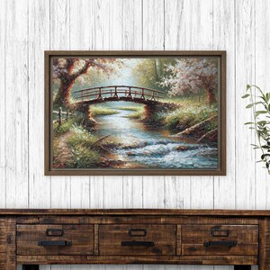 Rustikale Brücke über Fluss Gemälde gerahmte Leinwand Wandkunst | Vintage Landschaft für Cottagecore Bauernhaus und Naturdekor