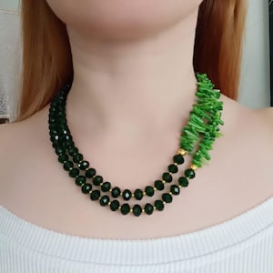 beaded necklace, handmade beaded necklace, emerald  green necklace, mother&#39;s necklace, gift necklace, mother-of-pearl beaded