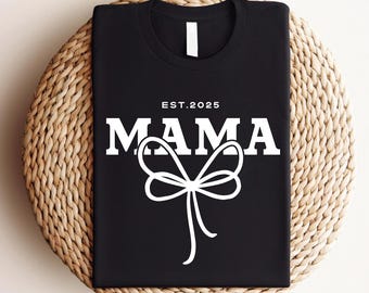 Mama Est 2025 Png: Coquette Bow Design (Download digitale)