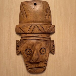 Holzfigur Indianer Gesicht