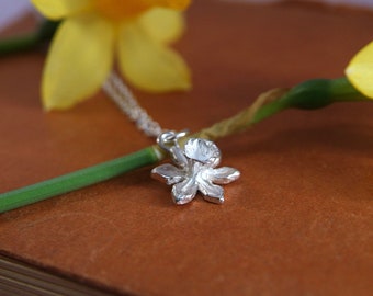 Silver Daffodil Necklace | Spring Flower Jewellery | Pretty Flower Pendant