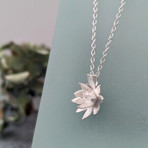 Sterling Silber Lotus Blume Halskette: Handgemachter sakraler Schmuck