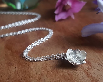 Blüten Kette | Silber Blumen Anhänger | Hübscher Floraler Schmuck