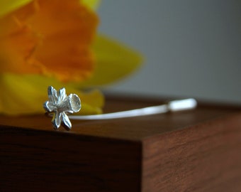 Daffodil Brooch - Silver Flower Stick Pin - Spring Flower Jewellery - Handmade in Wales