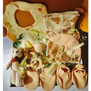 Gender Neutral Baby Box Gift Set︱Unisex︱Baby Shower︱Newborn︱New Parent Gift︱Baby Welcome︱First Time Parent Gift︱Minimalist︱Modern︱Aesthetic