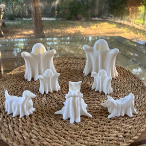 Ghost Family Halloween Decor Set: 3D Printed Ghostly Halloween Cat, Dog and Mini Ghosts