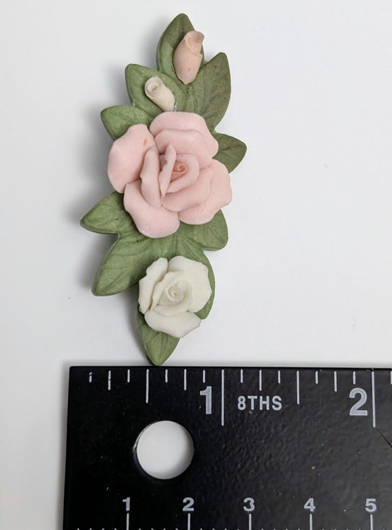 白い薔薇のつぼみのブローチ 【公式通販】