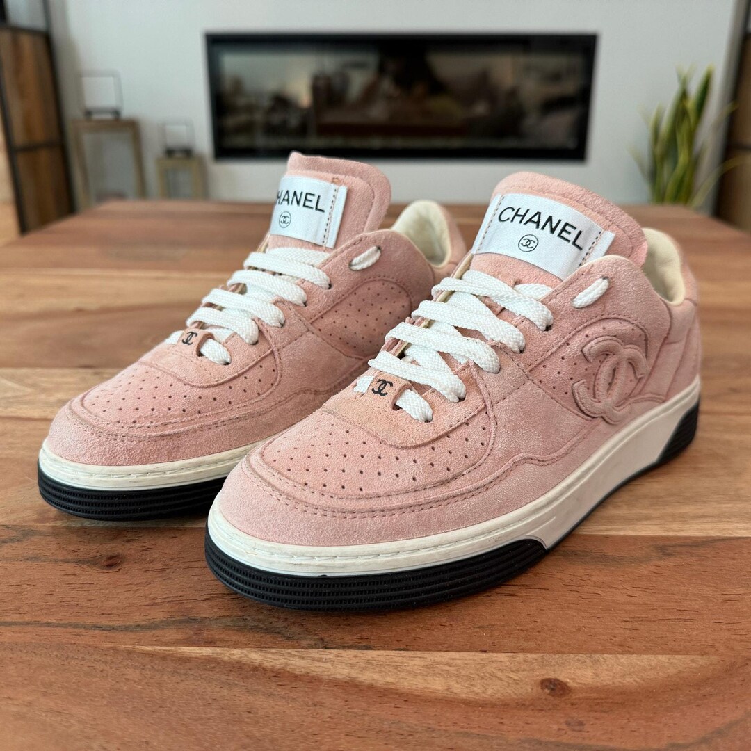 Chanel | US 5 IT 35 | Blush Pink Suede Stitched CC Logo Low-top